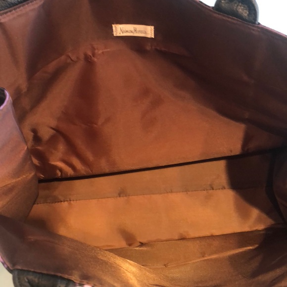 Neiman Marcus purple leopard tote with pockets NEW - Picture 3 of 7